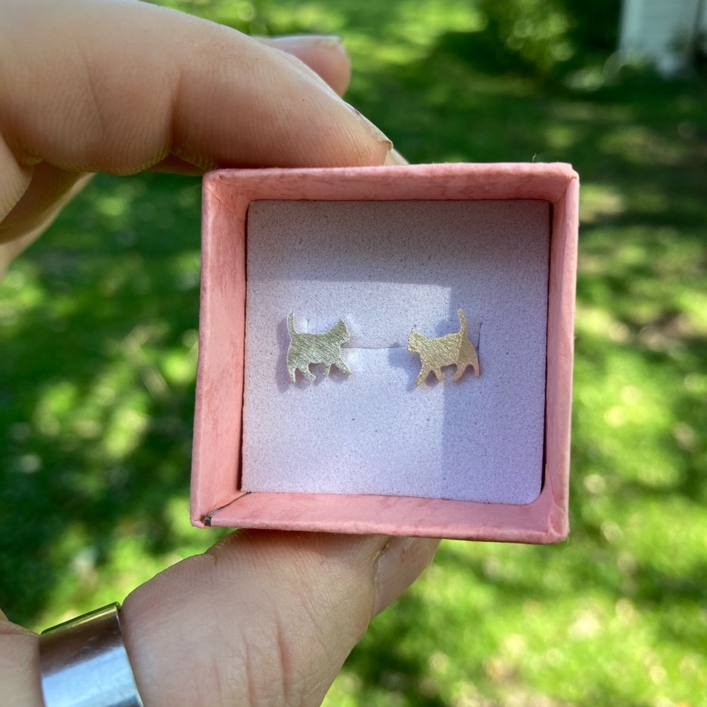 Dainty Kitty Earrings!